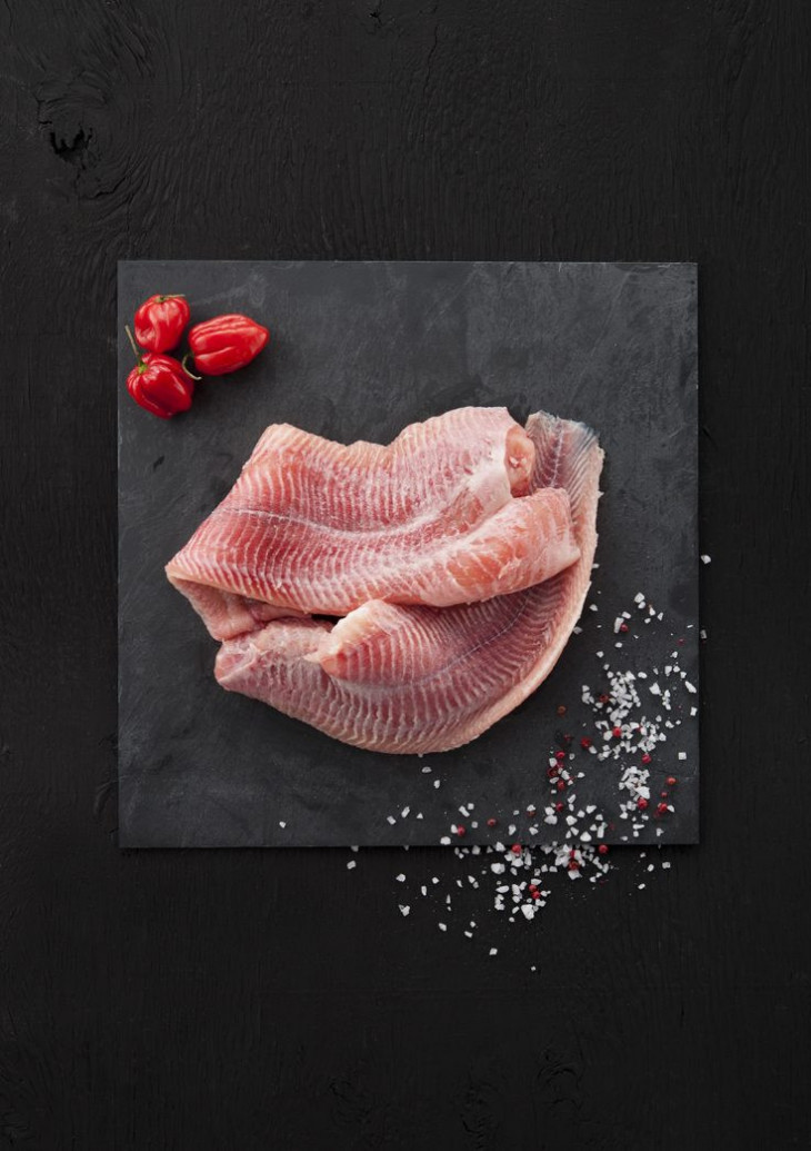 Frisches Welsfilet, rotfleischig (ohne Haut) Frisches Welsfilet, rotfleischig (ohne Haut)