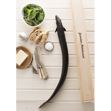 Müritz Aal geräuchert in Holzkiste