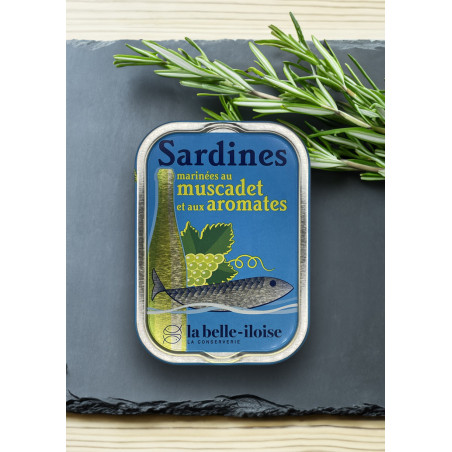 La belle-iloise Sardinen mit Muscadet-Wein