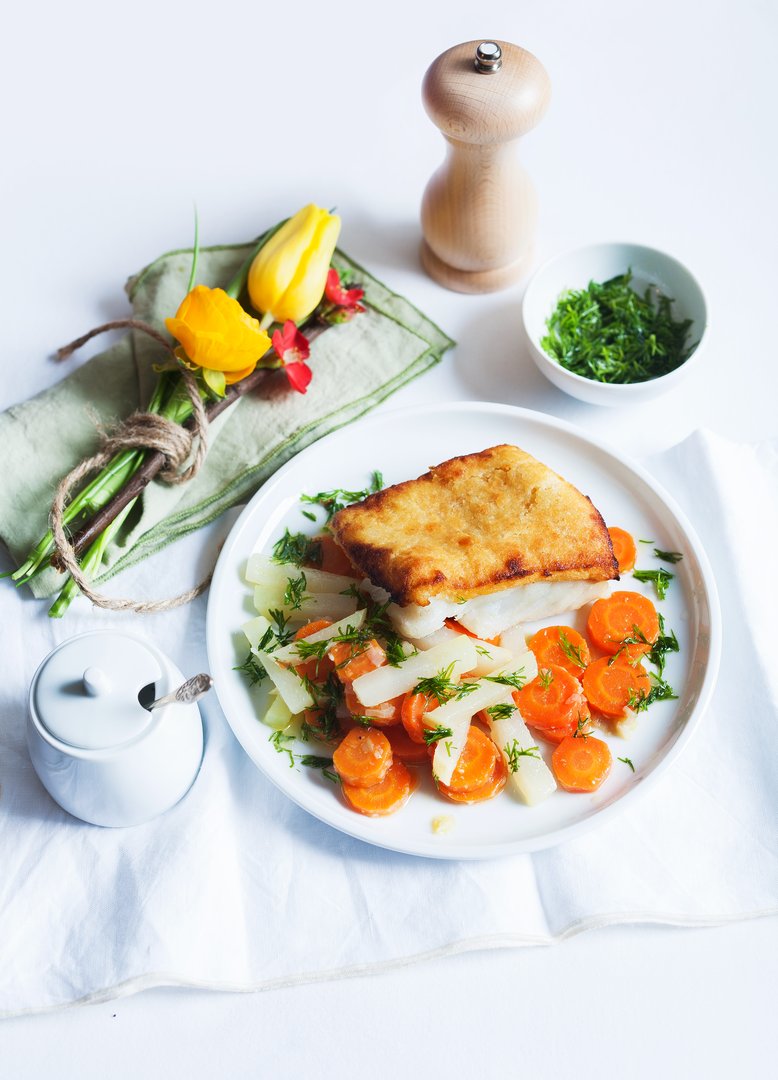 Kabeljau/Dorsch/Skrei mit Meerrettichkruste auf Möhren-Kohlrabigemüse