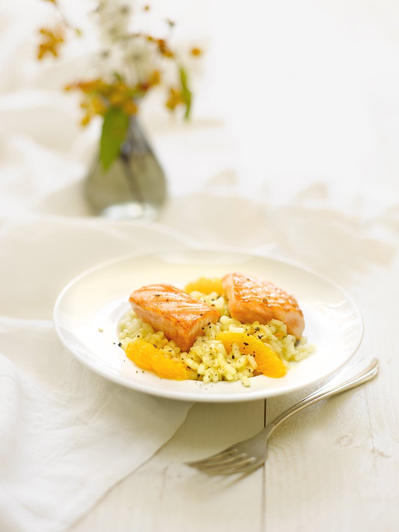 Orangen-Risotto mit gebratenem Lachsfilet