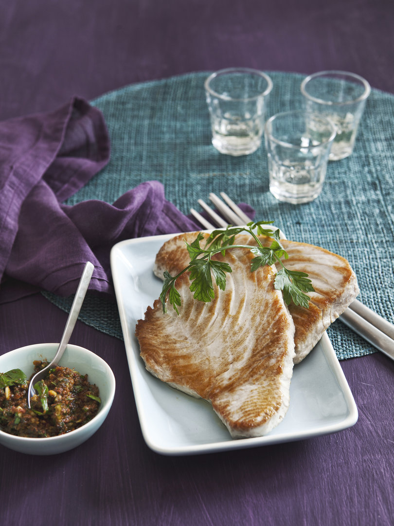 Thunfischsteak mit rotem Pesto