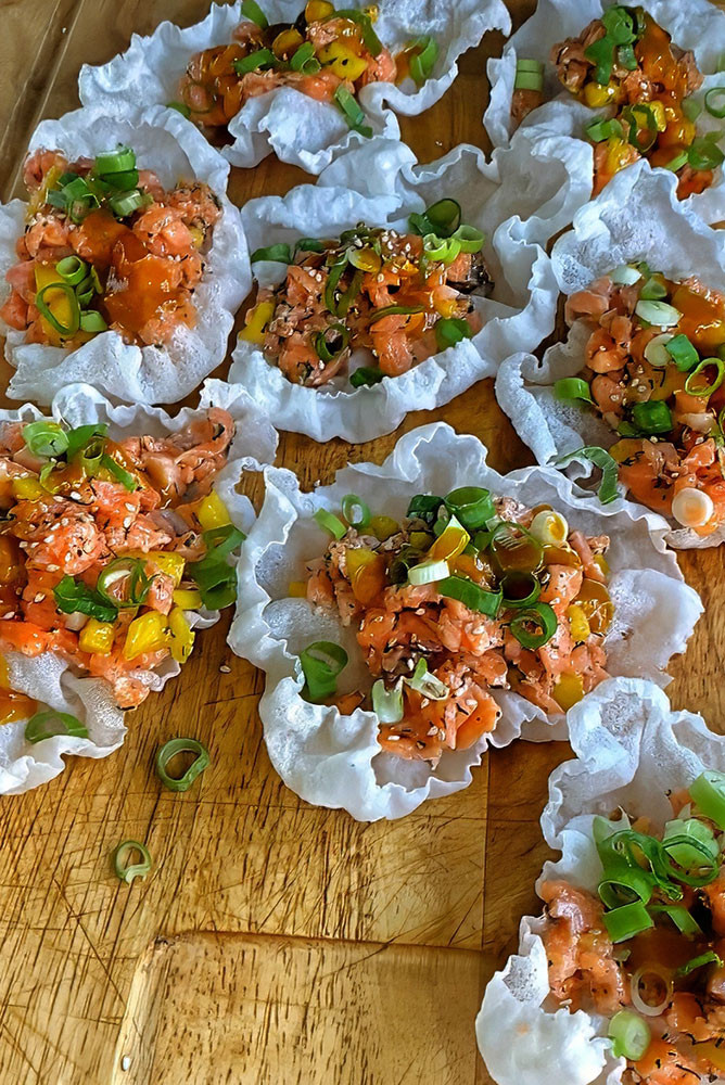 Lachstatar Rezept – Frisch, Leicht & Knusprig auf Reisblättern