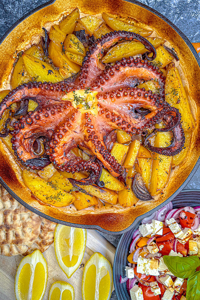 Gebackener Oktopus aus dem Webergrill