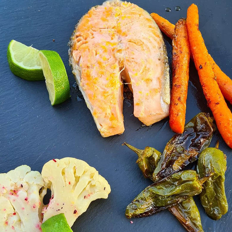 Lachssteaks mit Lemon Meersalz und gegrillten Gemüse Lachssteaks mit Lemon Meersalz und gegrillten Gemüse